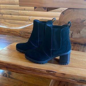 UGG Hazel Waterproof Nubuck Leather Chelsea Ankle Boots Black Size 9.5